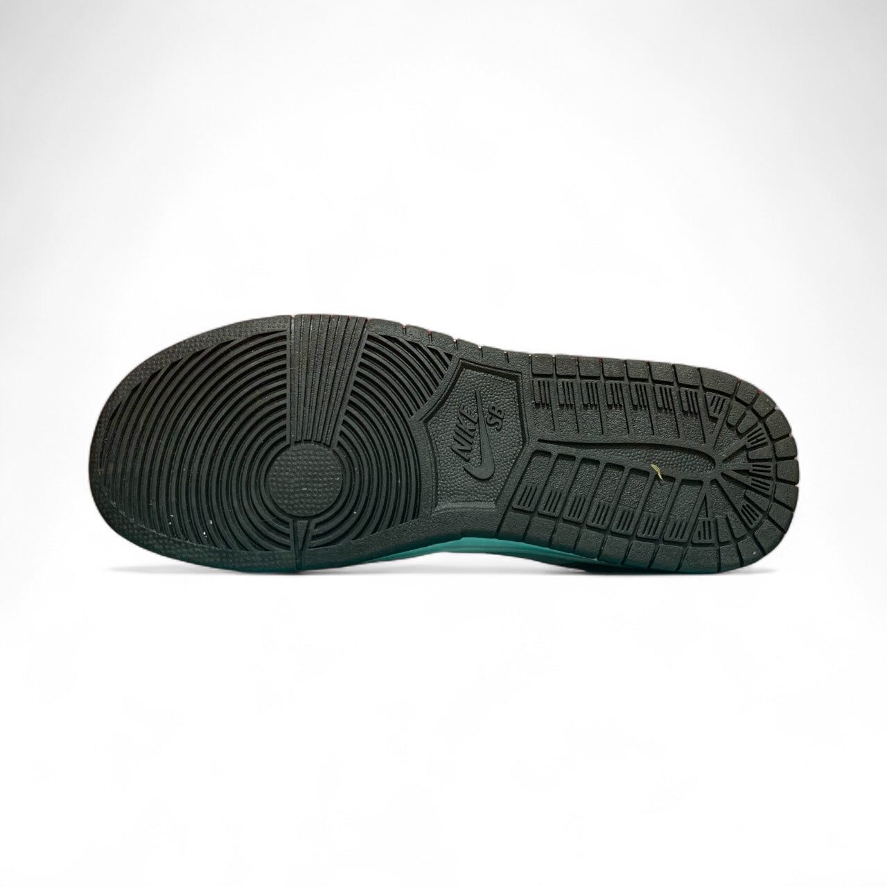 N1KE SB DUNK LOW PRO SNEAKERS